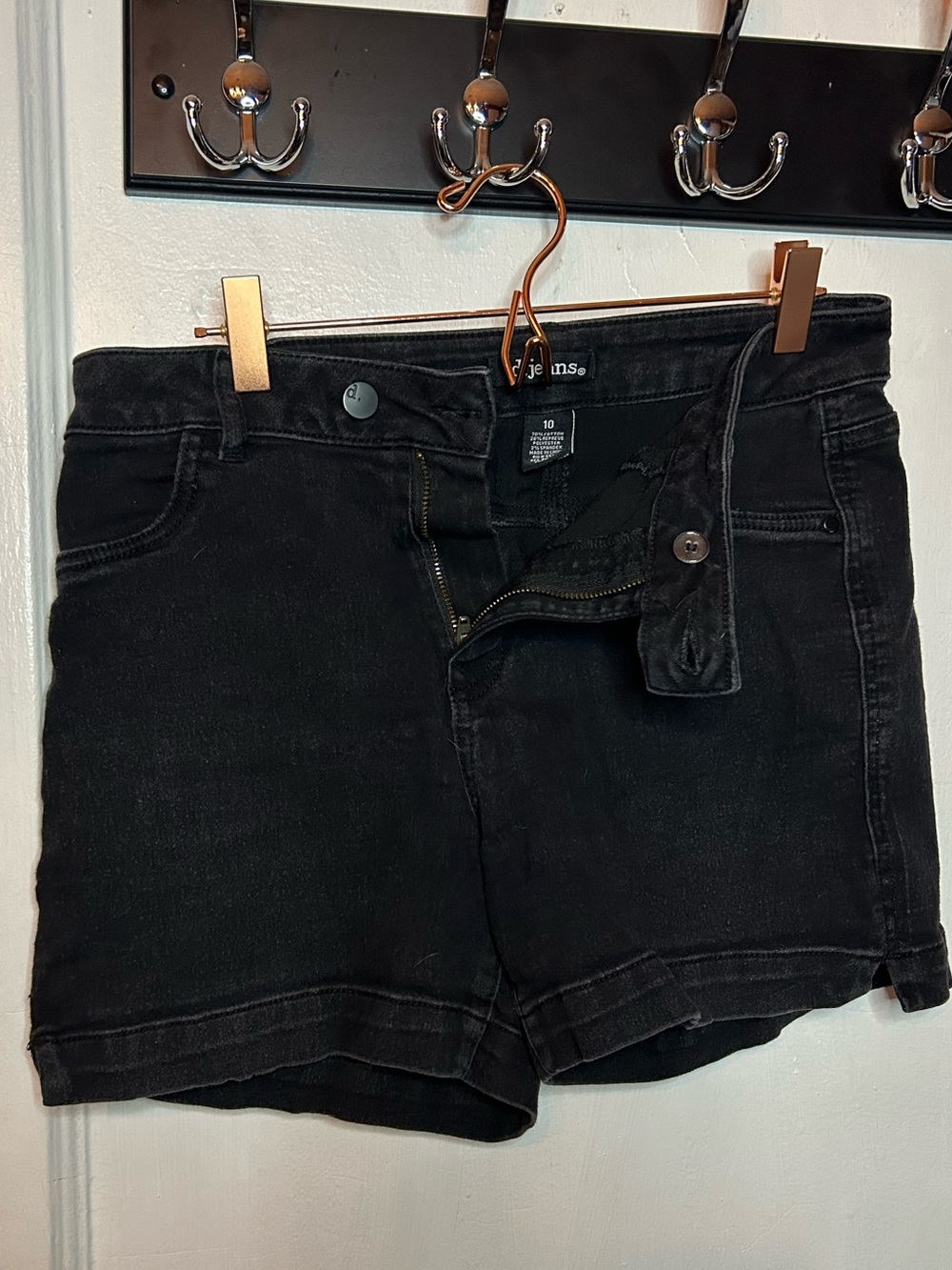 d. jeans Black Denim Women's Shorts